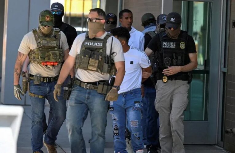 Migrantes deberán usar mascarillas para evitar ser identificados por drones de ICE