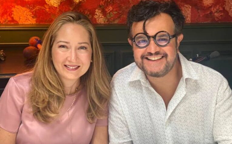 Confirman que Aleks Syntek está en rehabilitación y desmienten que se divorció de Karen Coronado