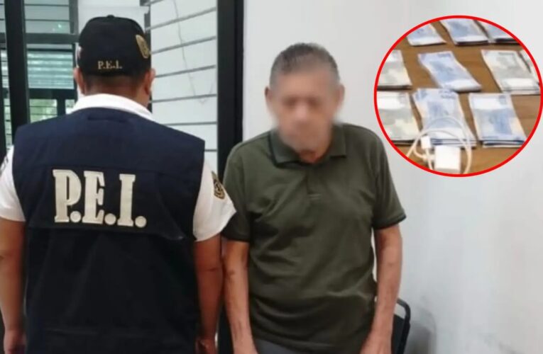 Devuelven 110 mil pesos a viejito de 81 años; extravió mochila el minisúper