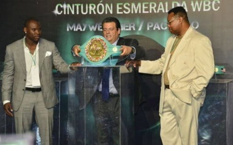 WBC alista reconocimiento especial para la revancha entre Mayweather y Pacquiao