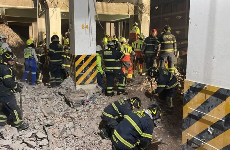 Rescatan segundo cuerpo tras derrumbe cerca del Metro San Antonio Abad