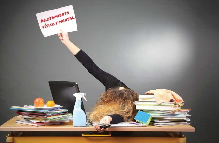 La oficina en la cocina desata burnout en mujeres