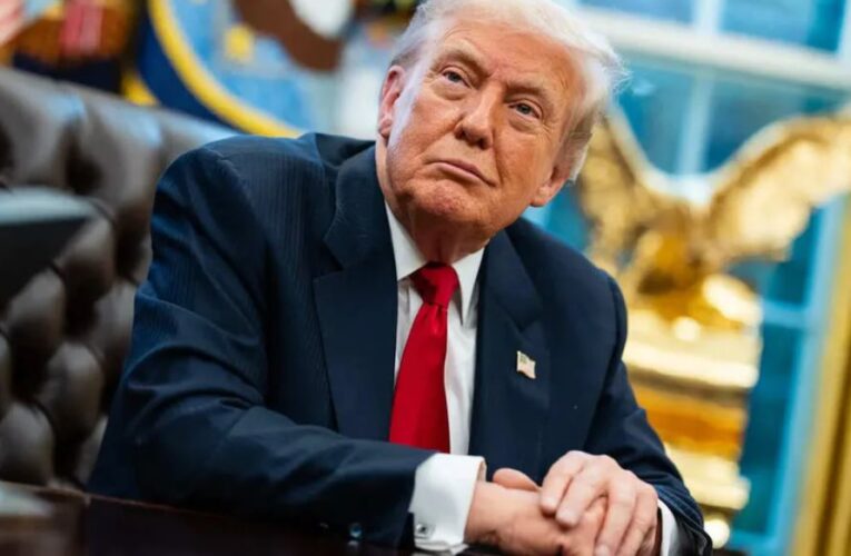 Buques de guerra estadunidenses cruzan el estrecho de Ormuz