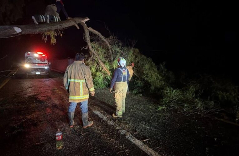 Dejan vientos y lluvias daños materiales en dos municipios de Hidalgo