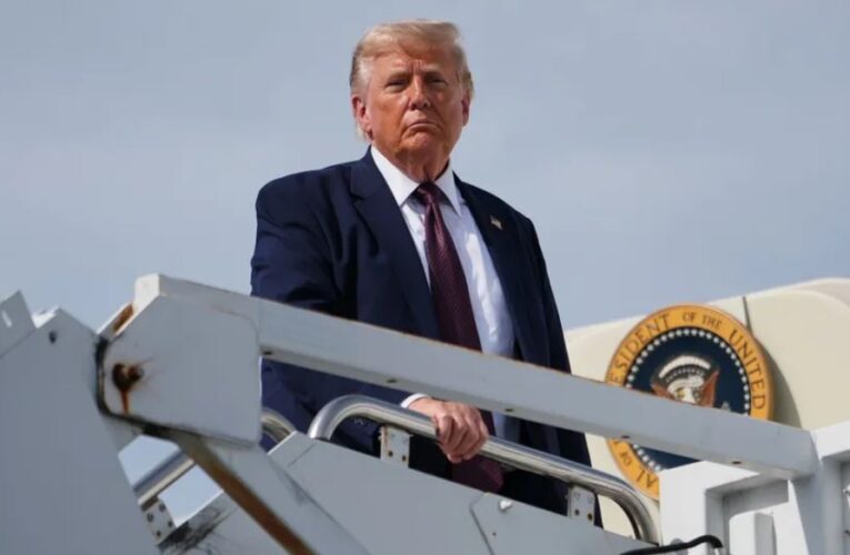 Donald Trump amenaza con terminar las negociaciones si Irán cobra peajes en el estrecho de Ormuz