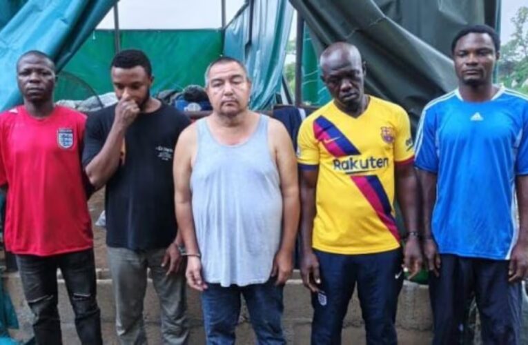 Cae mexicano en Nigeria calificado como experto en metanfetaminas; desarticulan narcolaboratorio de cártel transnacional