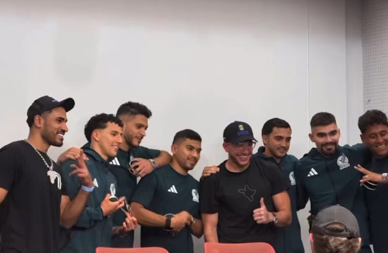 Influencer premia al Tri con relojes Rolex valuados en más de un millón de dólares