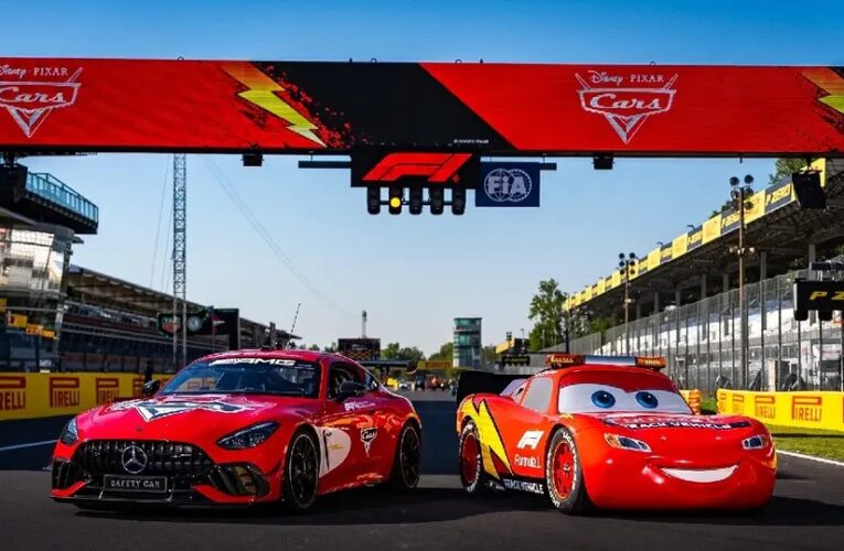Rayo McQueen llega a la Fórmula 1 para celebrar los 20 años de Cars