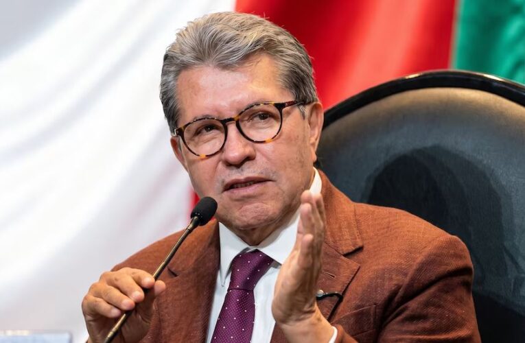 Ricardo Monreal propone ley contra el “goteo de precios” que encarece hasta 89% las compras en línea en México