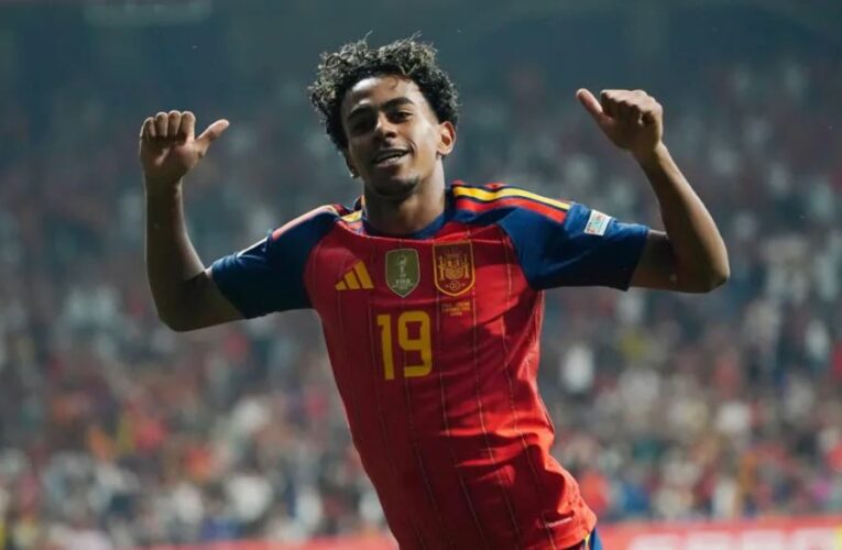 Lamine Yamal se está convirtiendo en “un jugador de leyenda”, admite Luis de la Fuente