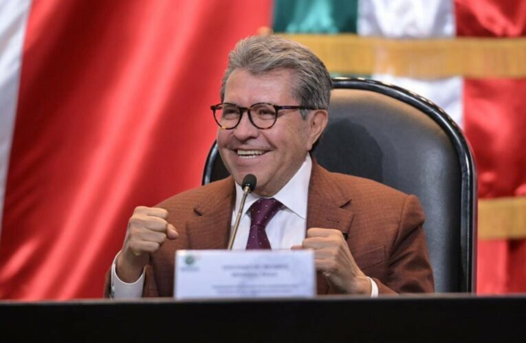 Ricardo Monreal no buscará la reelección en 2027; pone su curul a disposición de Morena
