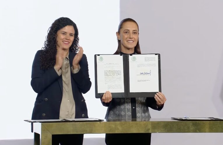 Sheinbaum firma decreto que limita doble nacionalidad para cargos públicos